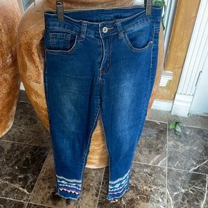 Skinny capris with design Size small